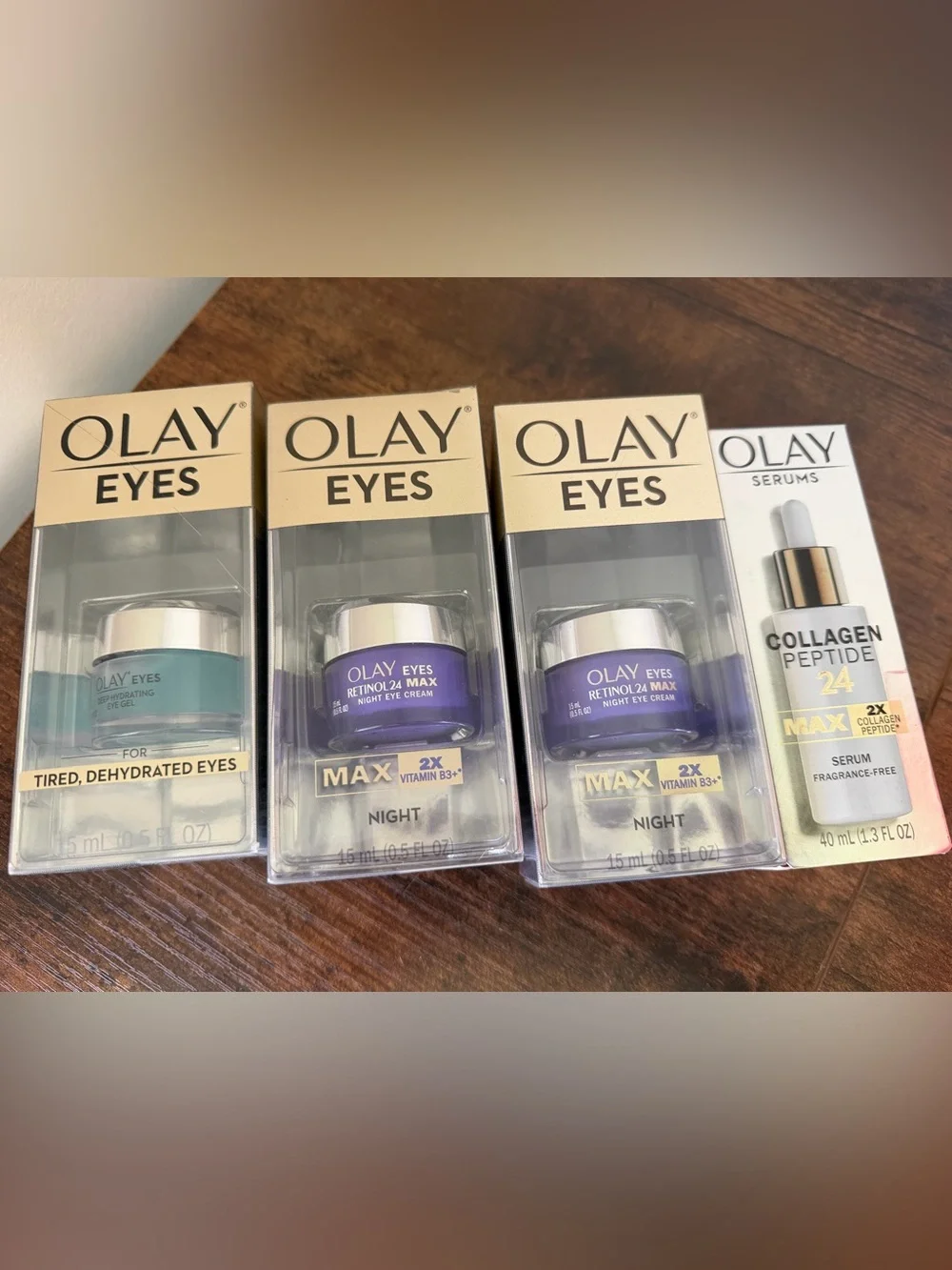 OLAY max hydrates eyes